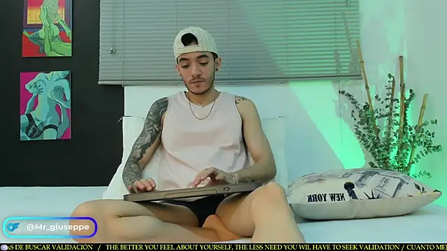 Snapshot of Tylergiuseppe_ chatting on March 18, 8:16 pm Tylergiuseppe  online show from March 18, 8:16 pm