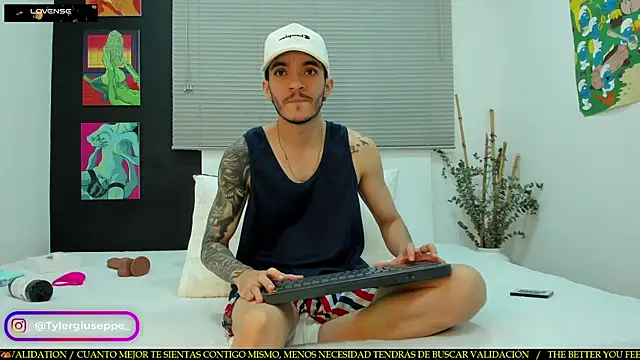 Snapshot of Tylergiuseppe_ chatting on February 26, 8:31 pm Tylergiuseppe  online show from February 26, 8:31 pm