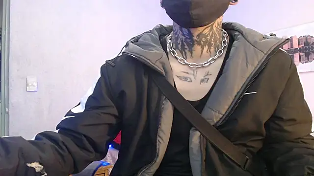 Snapshot of Andy_bapho chatting on February 27, 2:43 pm Andy bapho online show from February 27, 2:43 pm