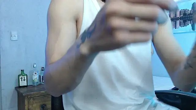 Snapshot of Andy_bapho chatting on January 17, 2:39 pm Andy bapho online show from January 17, 2:39 pm