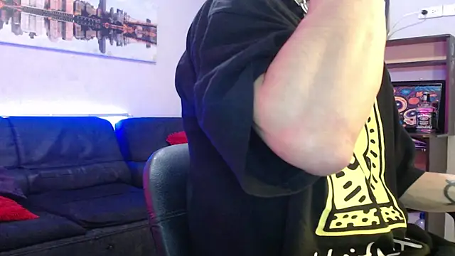 Snapshot of Andy_bapho chatting on September 10, 3:10 pm Andy bapho online show from September 10, 3:10 pm