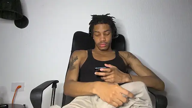 Skinnyblackman online show from June 29, 3:23 am