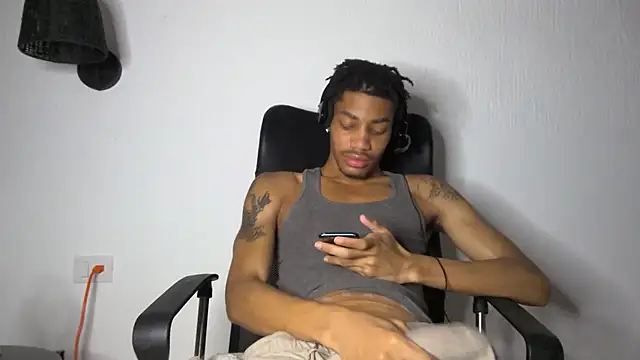 Skinnyblackman online show from June 25, 3:09 am