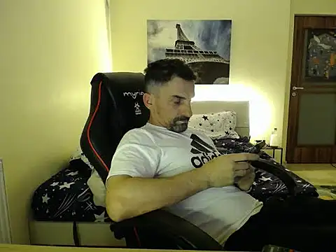 amydamarw online show from April 2, 4:37 pm