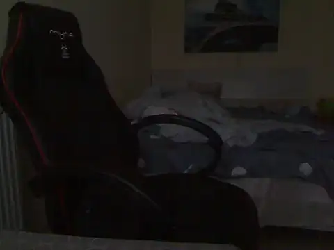 amydamarw online show from December 4, 7:37 am