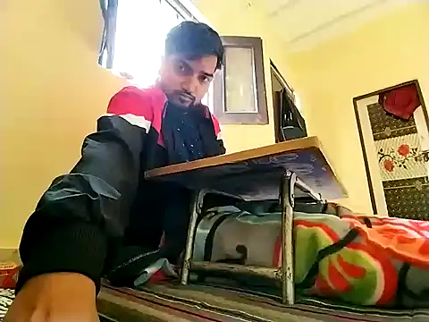 Snapshot of bigvorn6 chatting on December 21, 7:24 am bigvorn6 online show from December 21, 7:24 am