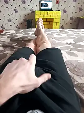 red red00 online show from February 9, 10:09 am