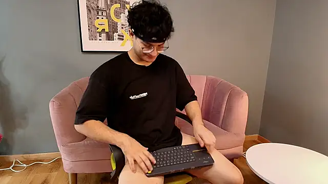 Snapshot of Mark_Evans1_ chatting on February 22, 7:54 pm Mark Evans1 online show from February 22, 7:54 pm