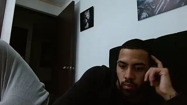 Snapshot of Hendry_ chatting on February 2, 2:17 am Hendry  online show from February 2, 2:17 am