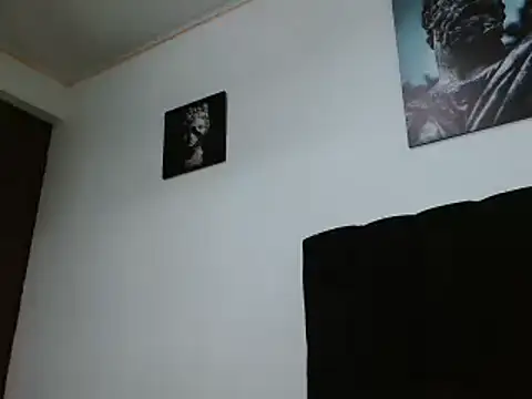 Snapshot of Hendry_ chatting on December 24, 4:11 am Hendry  online show from December 24, 4:11 am
