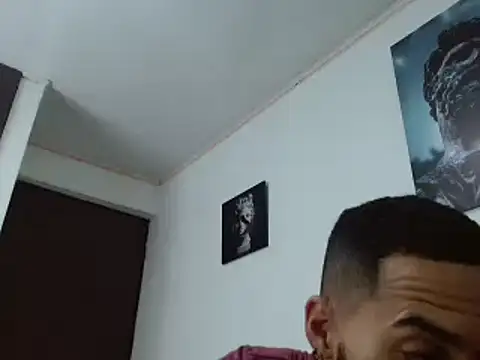 Snapshot of Hendry_ chatting on December 31, 5:44 am Hendry  online show from December 31, 5:44 am