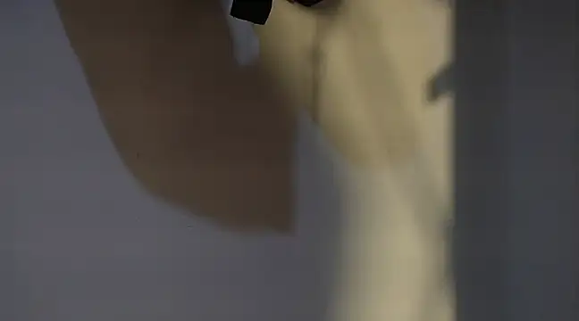 Snapshot of Hendry_ chatting on February 27, 1:24 am Hendry  online show from February 27, 1:24 am