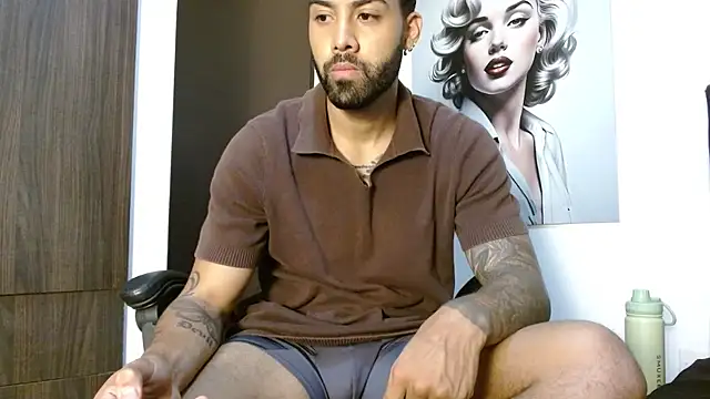 Snapshot of Hendry_ chatting on October 26, 3:30 am Hendry  online show from October 26, 3:30 am