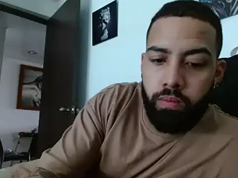 Snapshot of Hendry_ chatting on December 21, 8:32 pm Hendry  online show from December 21, 8:32 pm