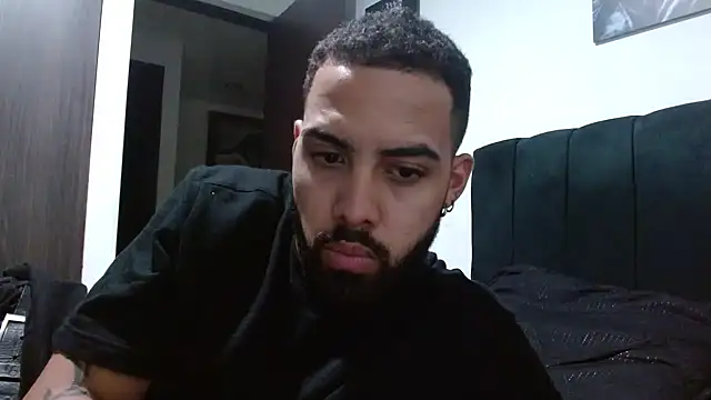 Snapshot of Hendry_ chatting on December 4, 3:37 am Hendry  online show from December 4, 3:37 am