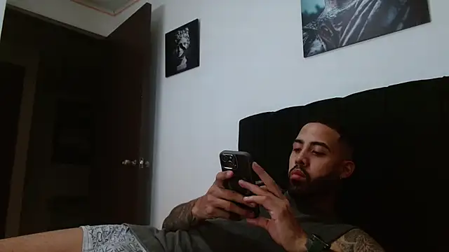 Snapshot of Hendry_ chatting on February 21, 2:06 am Hendry  online show from February 21, 2:06 am