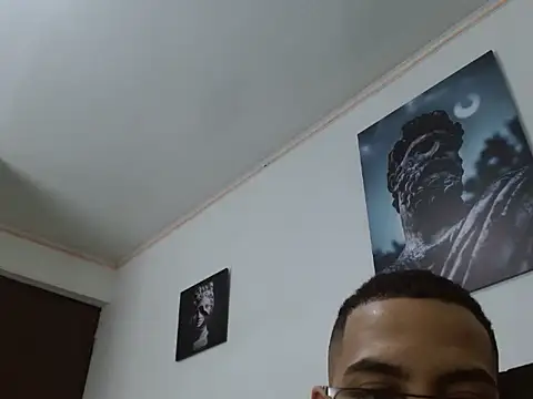 Snapshot of Hendry_ chatting on December 15, 11:31 pm Hendry  online show from December 15, 11:31 pm