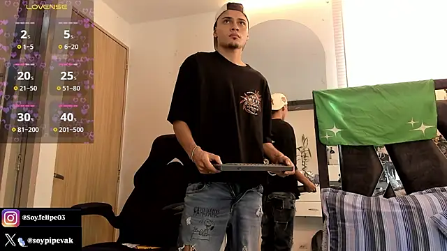 soyander03  online show from March 26, 2:32 pm