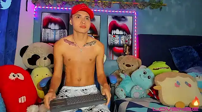 soyander03  online show from February 5, 2:59 pm