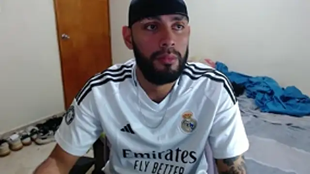 Snapshot of samir_music chatting on October 26, 7:05 pm samir music online show from October 26, 7:05 pm