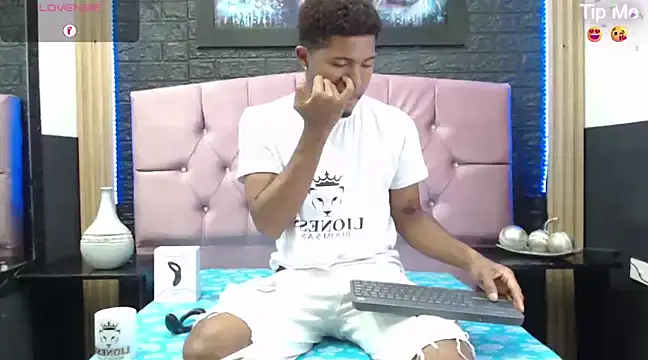 man black hot23 online show from February 5, 7:42 pm