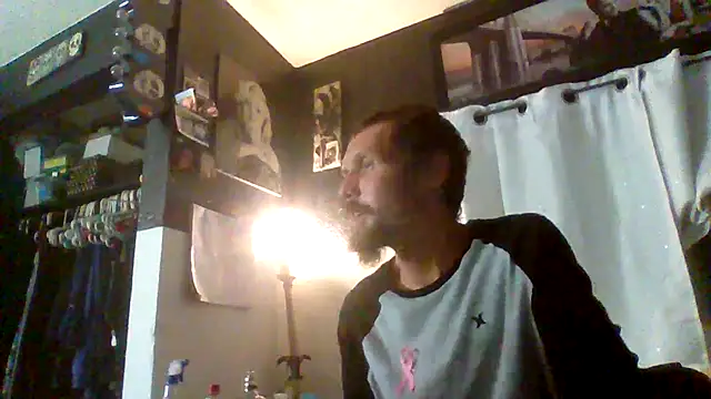 Snapshot of luke_thighwalker2469 chatting on October 26, 2:46 am luke thighwalker2469 online show from October 26, 2:46 am