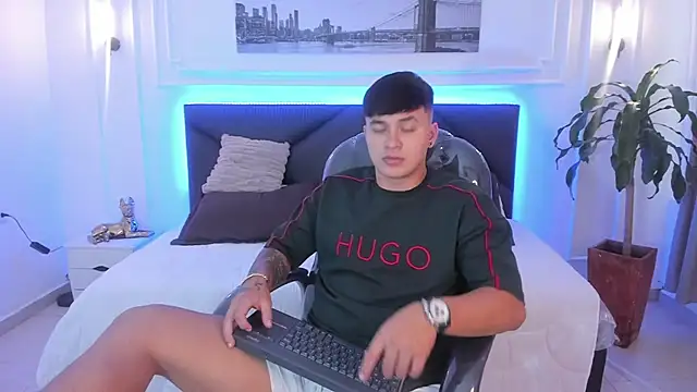 Cristopher strong online show from November 30, 2:19 pm