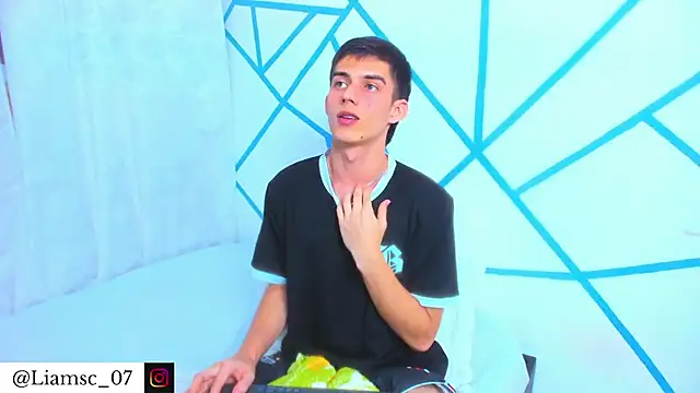 liam scott77 online show from December 5, 10:17 pm