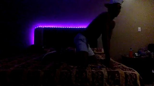 Snapshot of JdLove1 chatting on December 11, 10:04 am JdLove1 online show from December 11, 10:04 am