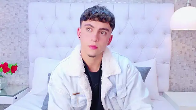 BrannTaylor online show from October 8, 3:44 am