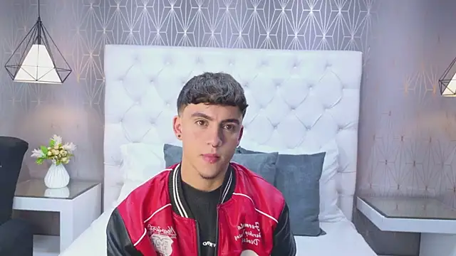 BrannTaylor online show from October 4, 3:33 am