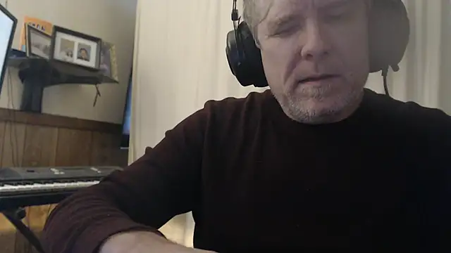 BrisonChase online show from March 7, 2:36 am