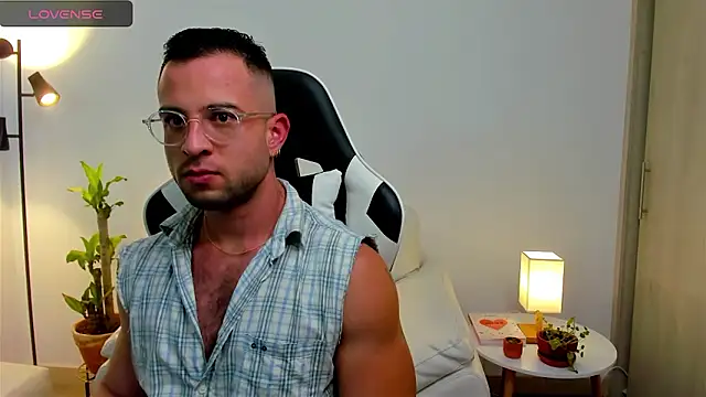 dafboy1 online show from March 13, 7:20 pm