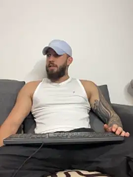 LoveIsBlind  online show from October 30, 7:48 pm