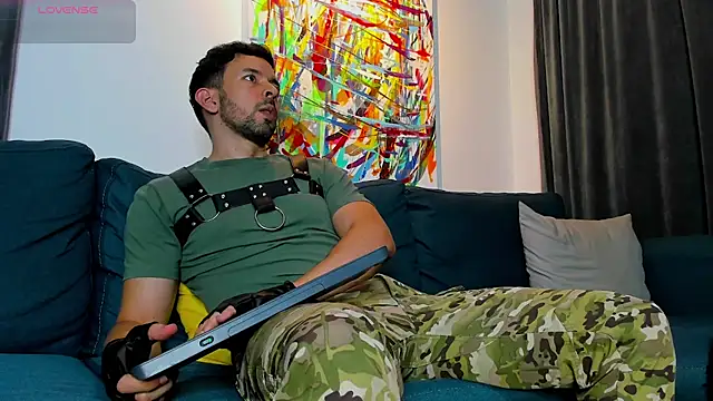 tommy raym0ndg online show from December 1, 1:19 am