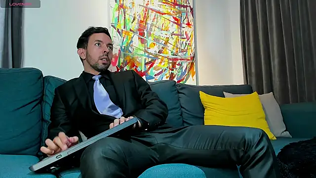 tommy raym0ndg online show from December 17, 8:37 pm