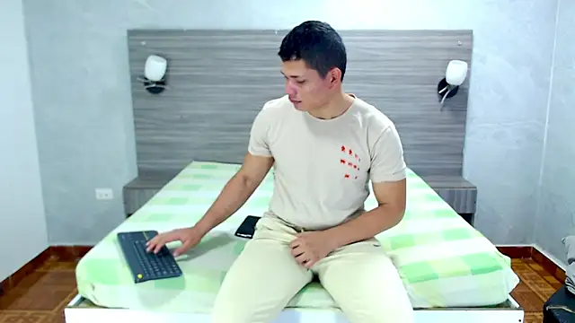 Loony Zion online show from December 5, 1:29 pm