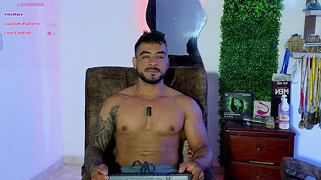 ERIC HARRISON online show from February 22, 10:04 pm