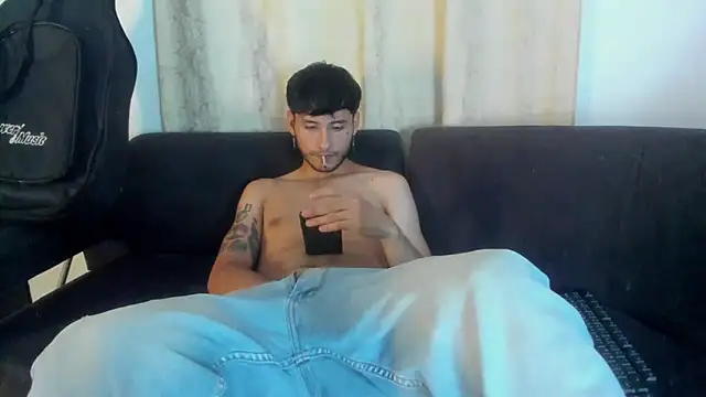 Henrikk senn online show from October 4, 9:19 pm