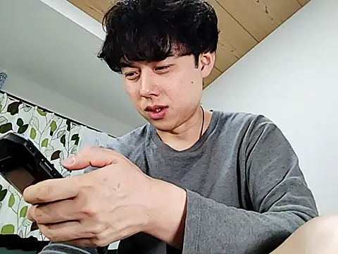 Snapshot of whitebriefboy chatting on March 5, 3:40 pm whitebriefboy online show from March 5, 3:40 pm