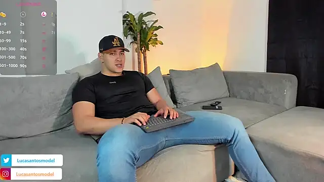 Snapshot of lucasanto_ chatting on December 4, 4:10 am lucasanto  online show from December 4, 4:10 am