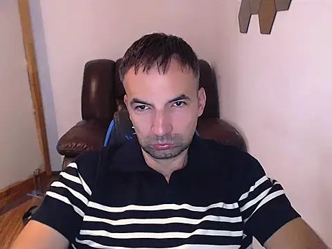 Snapshot of Leo_1617 chatting on September 14, 5:09 am Leo 1617 online show from September 14, 5:09 am