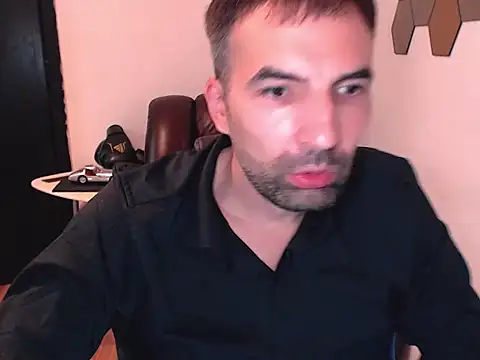 Snapshot of Leo_1617 chatting on October 17, 6:23 pm Leo 1617 online show from October 17, 6:23 pm