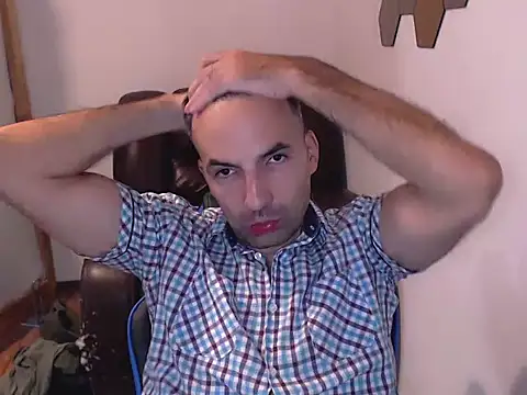 Snapshot of Leo_1617 chatting on September 9, 10:41 pm Leo 1617 online show from September 9, 10:41 pm