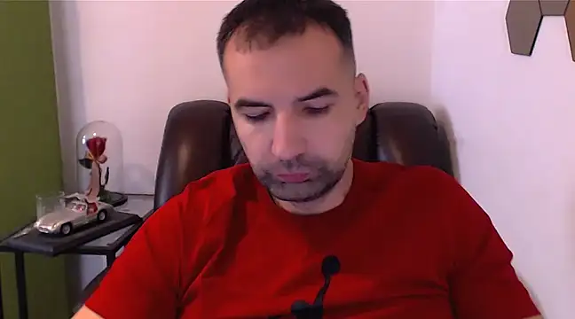 Snapshot of Leo_1617 chatting on December 19, 11:07 am Leo 1617 online show from December 19, 11:07 am