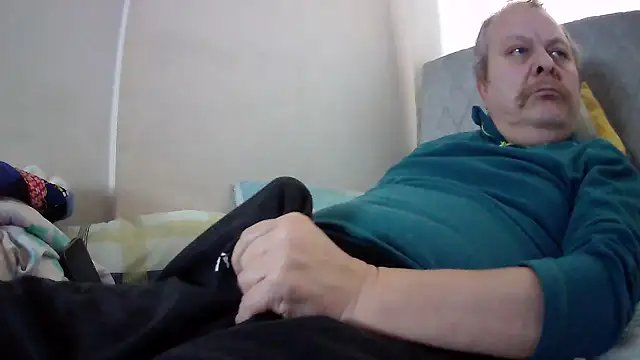 amylrmm1903 online show from January 19, 1:33 pm