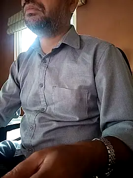 Snapshot of daddy_indian chatting on October 23, 5:22 am daddy indian online show from October 23, 5:22 am