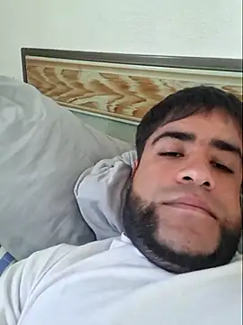 Snapshot of ElDeLaBarba11 chatting on December 5, 7:40 pm ElDeLaBarba11 online show from December 5, 7:40 pm