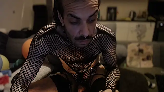 P4RtYBOII92 online show from September 20, 4:12 am