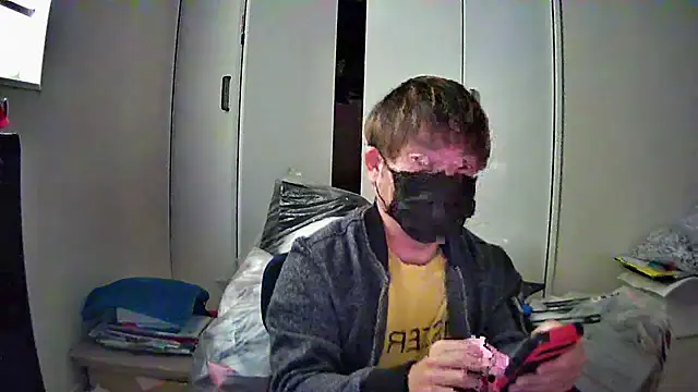 Osikokusama online show from November 18, 1:31 am